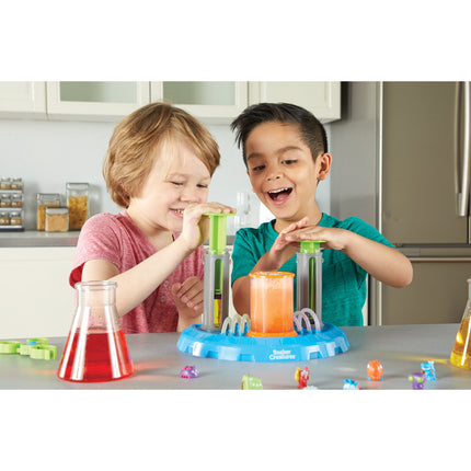 Beaker Creatures™ Liquid Reactor Super Lab
